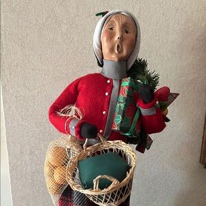 Festive Byers' Choice Grandparent Shopper Caroler 2003